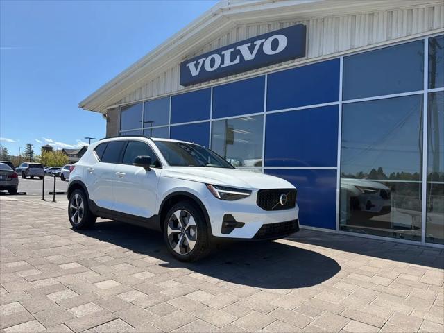 2026 Volvo XC40 Plus, B5 AWD Gas (mild hybrid), Dark for sale in Bend, OR