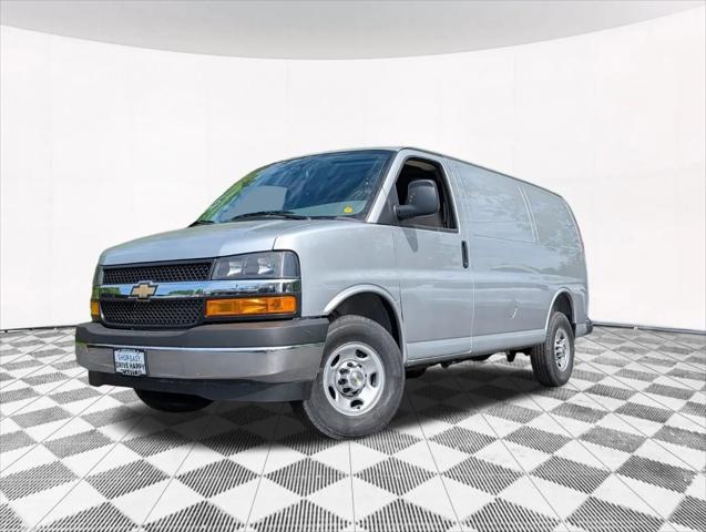 2026 Chevrolet Express Cargo Van 2500 Regular Wheelbase, WT, RWD