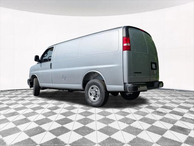 2026 Chevrolet Express Cargo Van 2500 Regular Wheelbase, WT, RWD