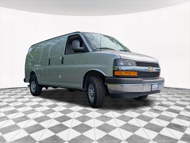 2026 Chevrolet Express Cargo Van 2500 Regular Wheelbase, WT, RWD