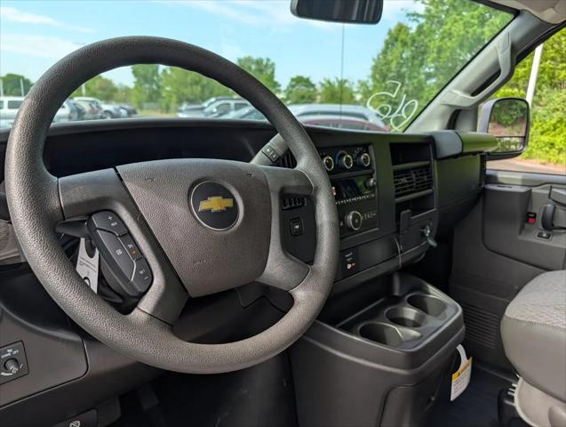 2026 Chevrolet Express Cargo Van 2500 Regular Wheelbase, WT, RWD