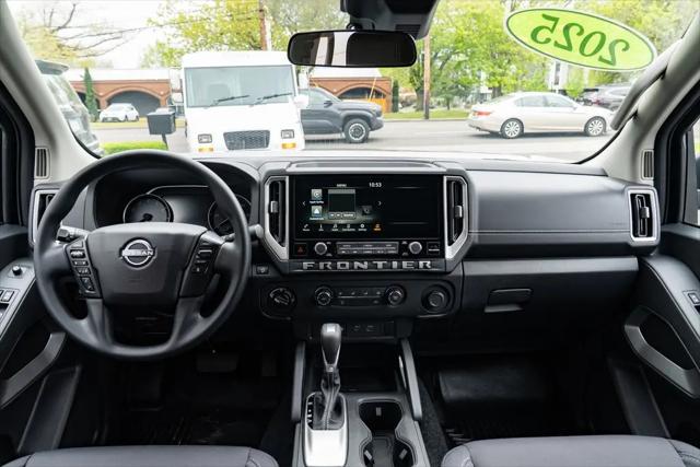 2025 Nissan Frontier Crew Cab SV 4x4