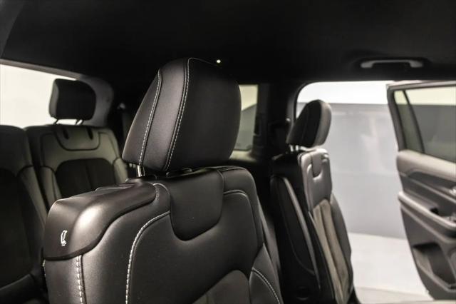 2023 Jeep Grand Cherokee L Altitude 4x4