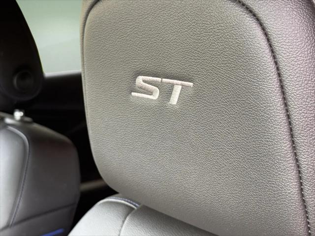 2024 Buick NV Sport Touring FWD