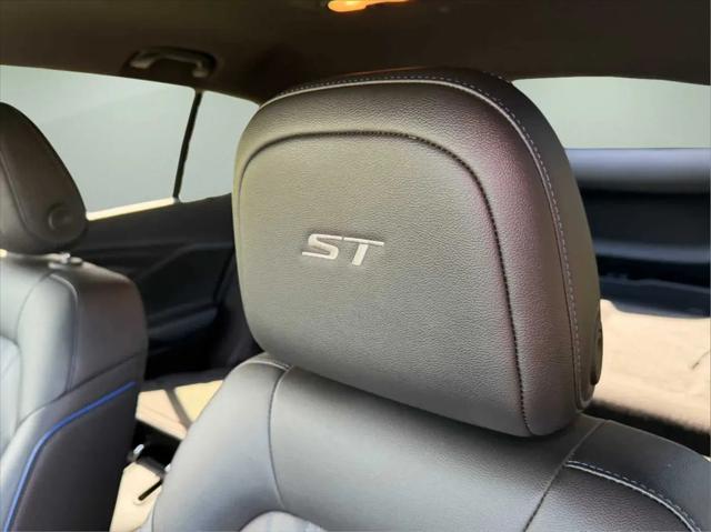 2024 Buick NV Sport Touring FWD