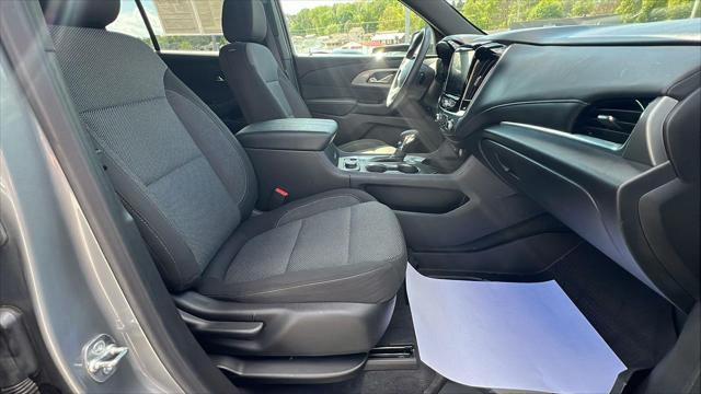 2023 Chevrolet Traverse AWD LT Cloth
