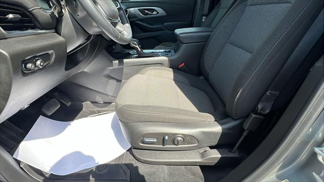 2023 Chevrolet Traverse AWD LT Cloth