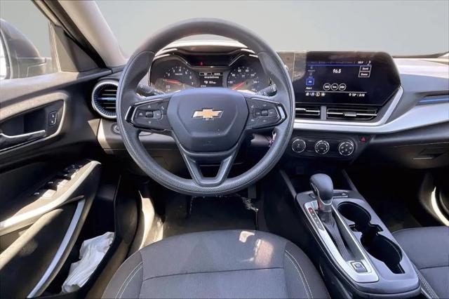 2025 Chevrolet Trax FWD LS