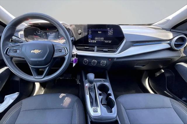 2025 Chevrolet Trax FWD LS