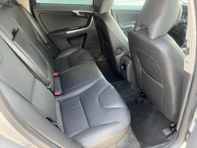 2014 Volvo XC60 T6 R-Design Premier Plus