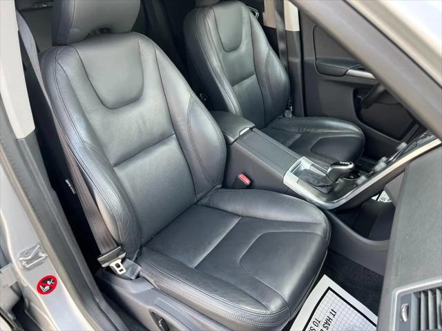 2014 Volvo XC60 T6 R-Design Premier Plus