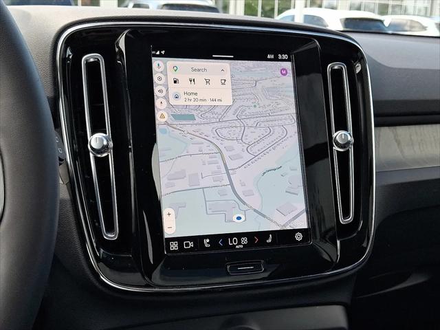 2023 Volvo XC40 B5 Plus Dark Theme