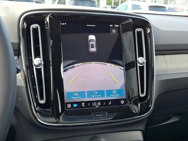 2023 Volvo XC40 B5 Plus Dark Theme