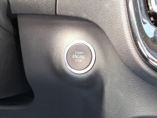 2023 Volvo XC40 B5 Plus Dark Theme