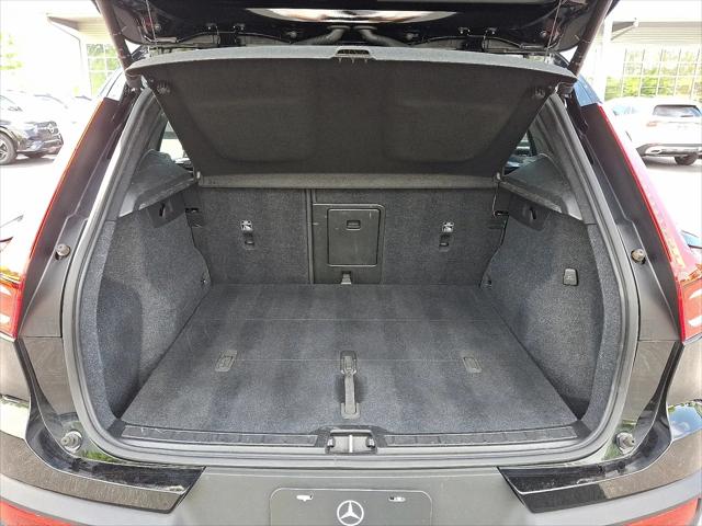 2023 Volvo XC40 B5 Plus Dark Theme
