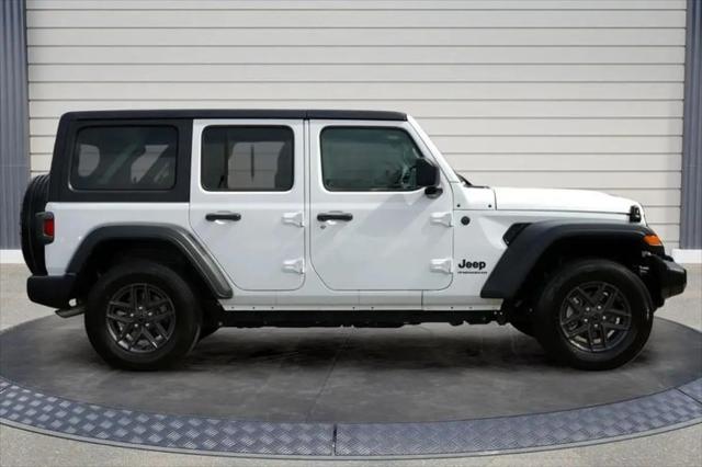 2025 Jeep Wrangler 4-Door Summit 4x4