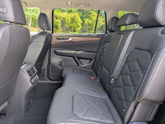 2026 Volkswagen Atlas SE with Technology