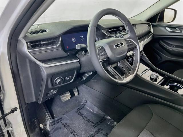 2023 Jeep Grand Cherokee Laredo 4x4