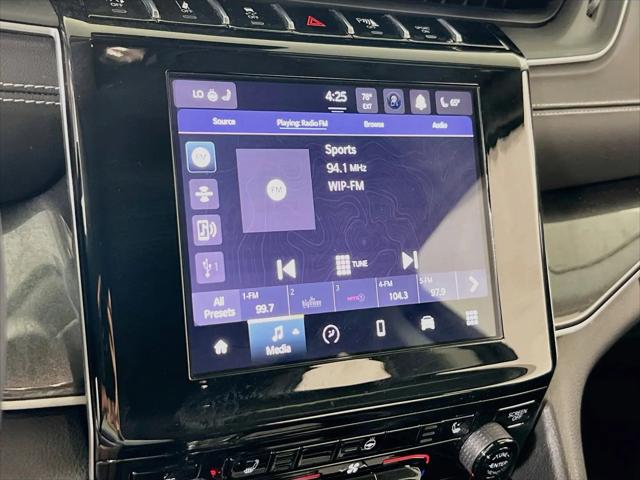 2023 Jeep Grand Cherokee Laredo 4x4