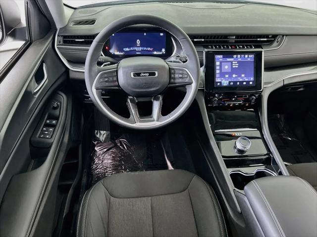 2023 Jeep Grand Cherokee Laredo 4x4