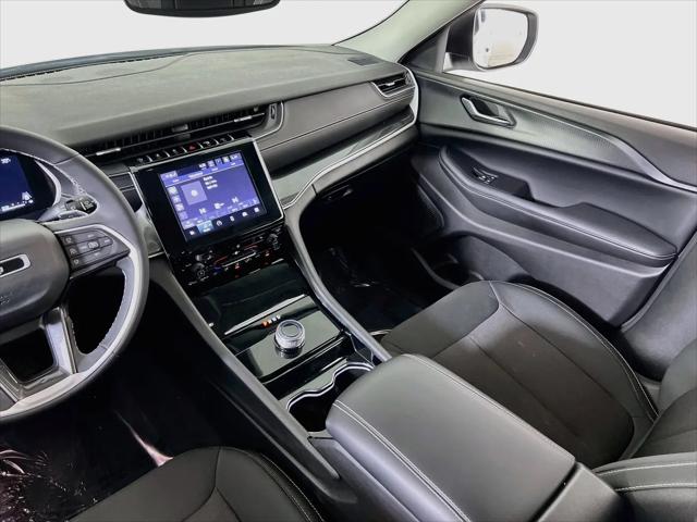 2023 Jeep Grand Cherokee Laredo 4x4