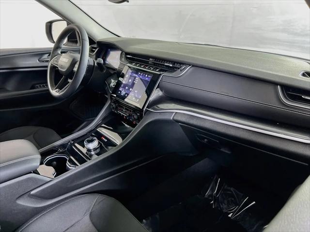 2023 Jeep Grand Cherokee Laredo 4x4