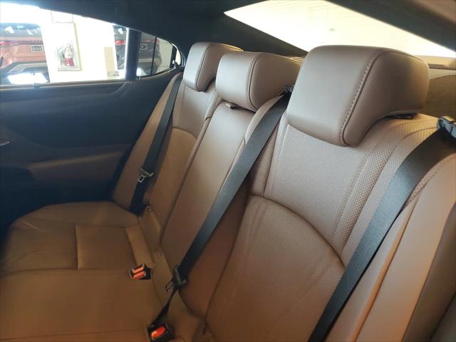 2025 Lexus ES 350 Ultra Luxury