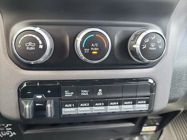 2024 Ram 3500 Big Horn Crew Cab 4x4 8' Box