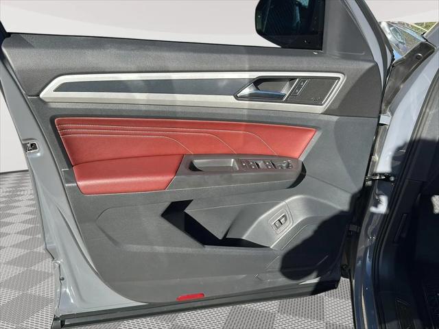2022 Volkswagen Atlas Cross Sport 3.6L V6 SEL Premium R-Line