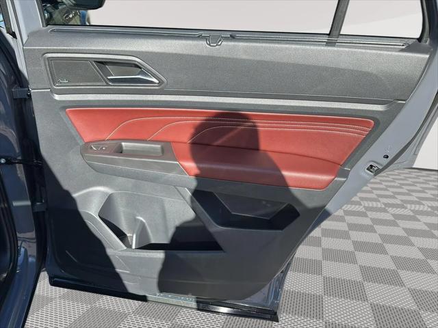 2022 Volkswagen Atlas Cross Sport 3.6L V6 SEL Premium R-Line