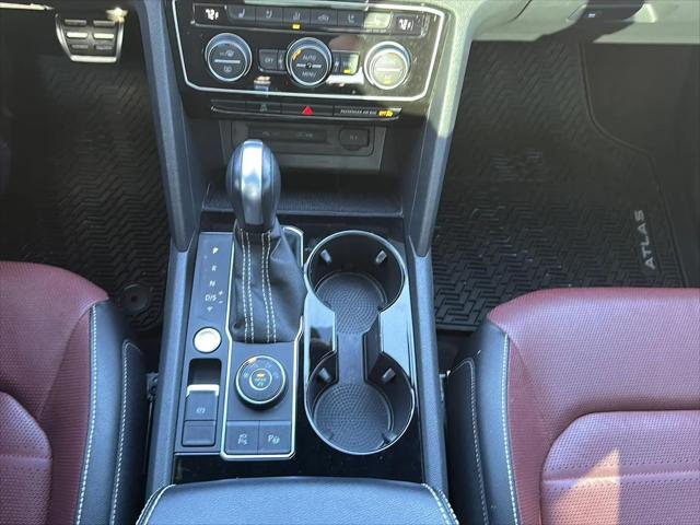 2022 Volkswagen Atlas Cross Sport 3.6L V6 SEL Premium R-Line