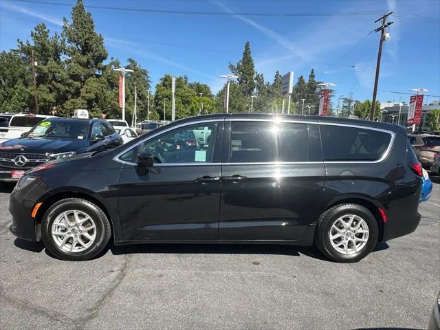 2023 Chrysler Voyager LX