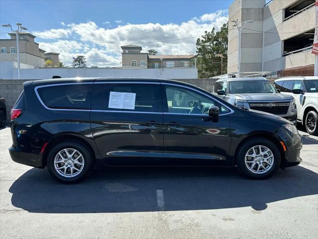 2023 Chrysler Voyager LX