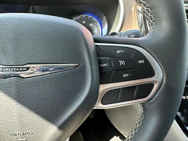 2023 Chrysler Voyager LX