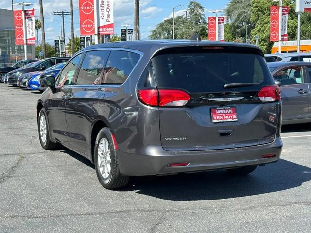 2023 Chrysler Voyager LX