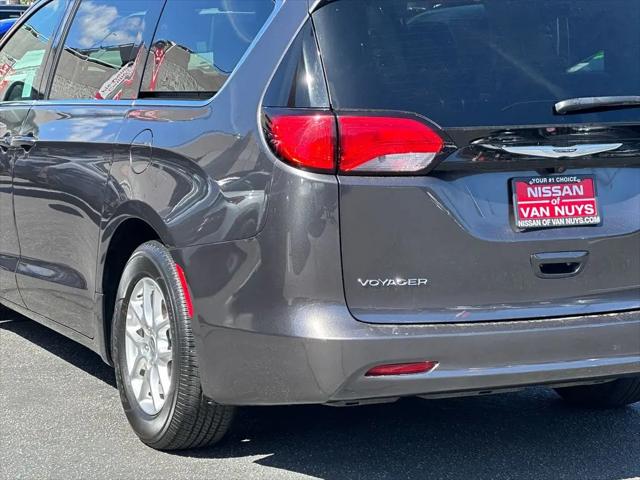 2023 Chrysler Voyager LX