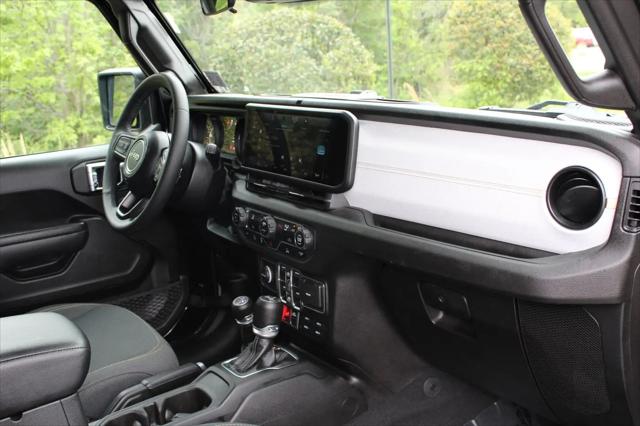 2025 Jeep Wrangler 4-Door Willys 4x4