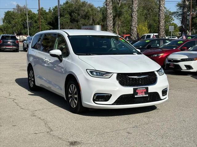 2023 Chrysler Pacifica Hybrid Touring L