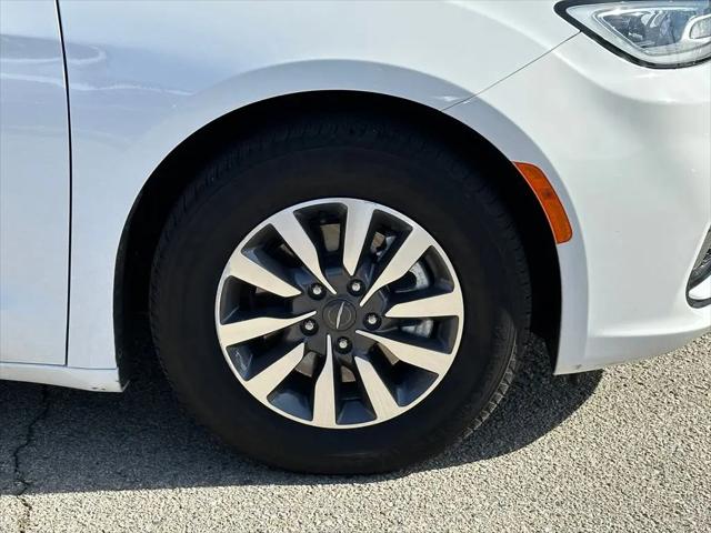 2023 Chrysler Pacifica Hybrid Touring L