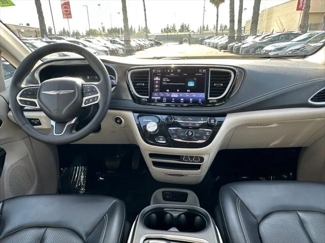2023 Chrysler Pacifica Hybrid Touring L
