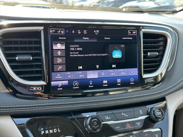 2023 Chrysler Pacifica Hybrid Touring L