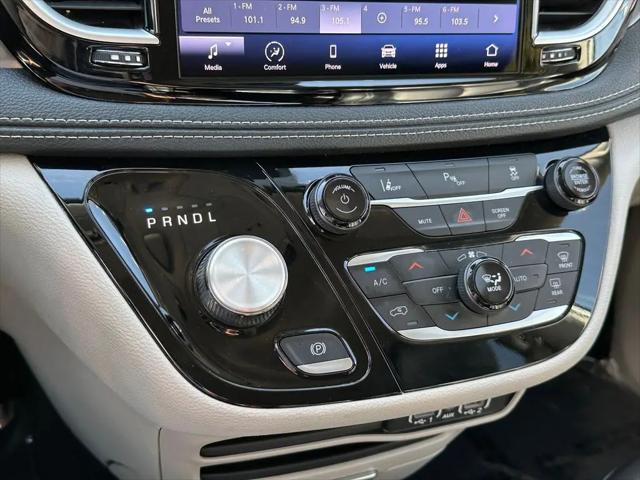 2023 Chrysler Pacifica Hybrid Touring L
