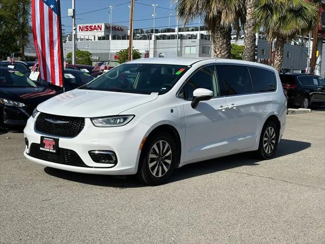 2023 Chrysler Pacifica Hybrid Touring L