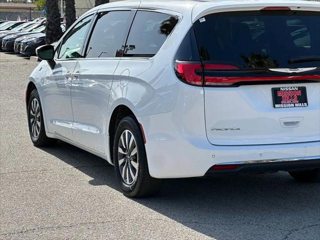 2023 Chrysler Pacifica Hybrid Touring L