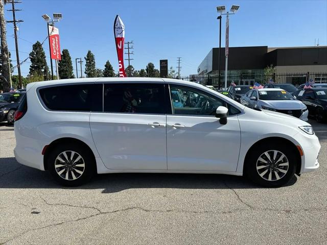2023 Chrysler Pacifica Hybrid Touring L