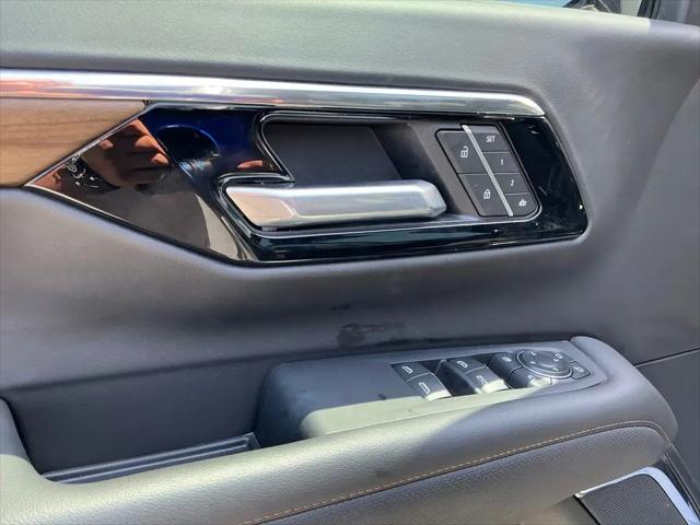 2025 Chevrolet Suburban 4WD High Country