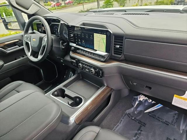 2026 Chevrolet Silverado 3500HD Crew Cab, Long Bed, LT Dual Rear Wheel, RWD