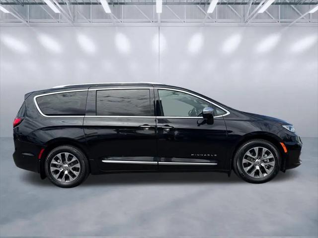 2022 Chrysler Pacifica Hybrid Pinnacle