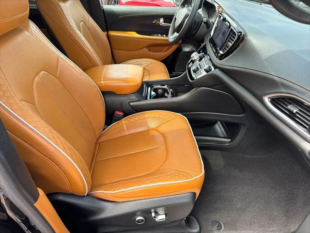2022 Chrysler Pacifica Hybrid Pinnacle