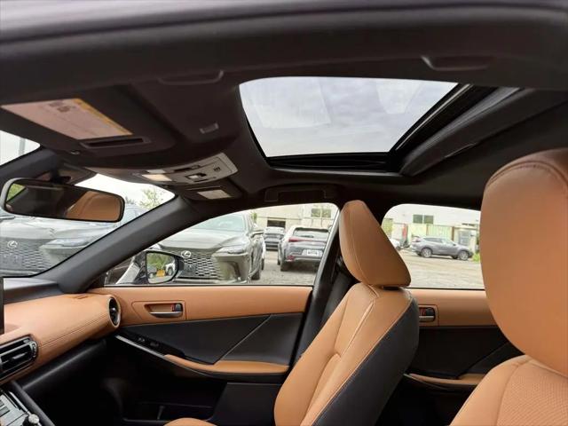2025 Lexus IS 350 F SPORT Design